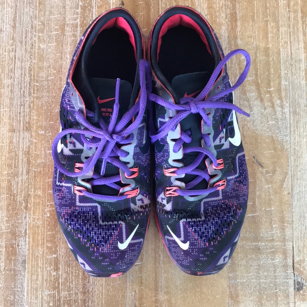 Size 7 Nikes
